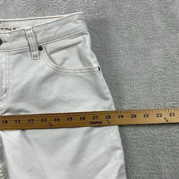 Levis Mid Rise Cropped Jeans Size 8 White Denim Non Distressed - Picture 7 of 10
